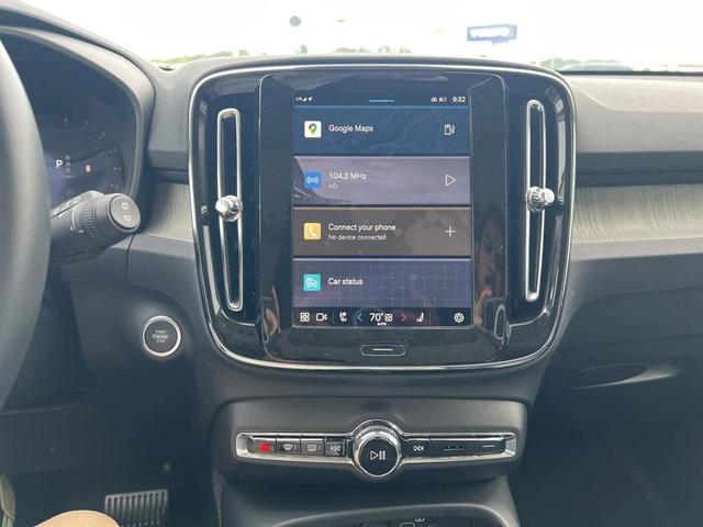 Photo of 2025 Vapour Gray Metallic Volvo XC40