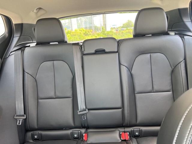 Photo of 2026 Crystal White Volvo XC40