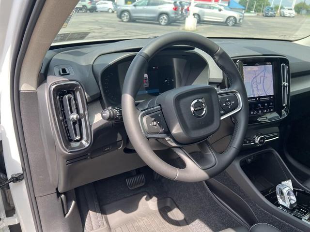 Photo of 2026 Crystal White Volvo XC40