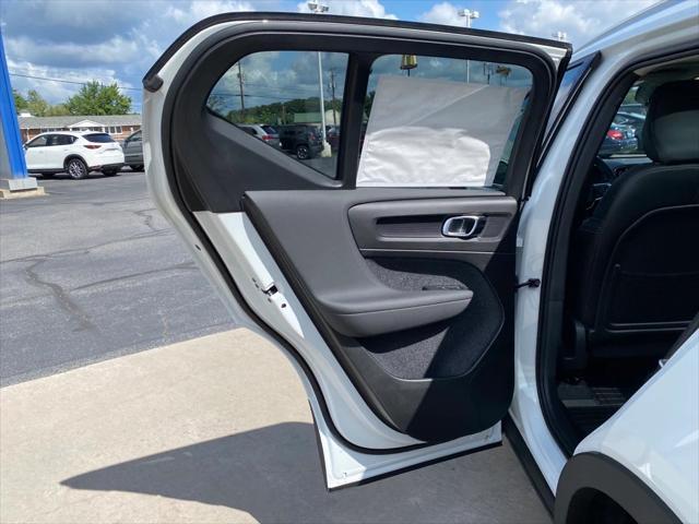 Photo of 2025 Crystal White Pearl Volvo XC40