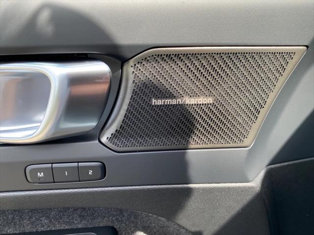 Photo of 2025 Crystal White Pearl Volvo XC40