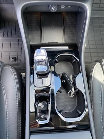Photo of 2025 Crystal White Pearl Volvo XC40