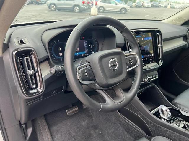 Photo of 2025 Crystal White Pearl Volvo XC40
