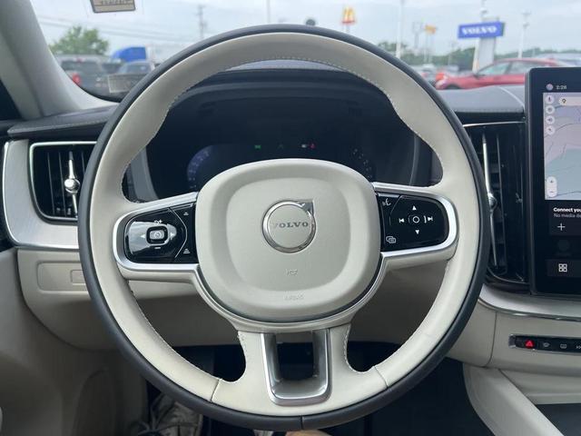 Photo of 2026 Crystal White Volvo XC60