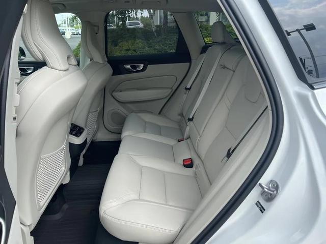 Photo of 2026 Crystal White Volvo XC60