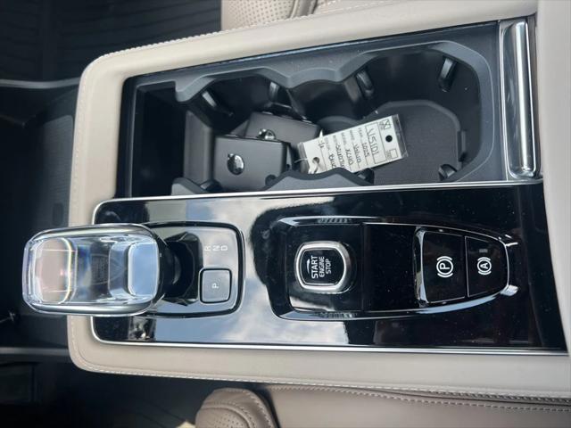 Photo of 2025 Crystal White Pearl Volvo XC90 Plug-In Hybrid