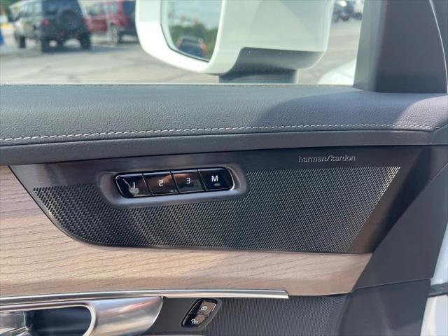 Photo of 2025 Crystal White Pearl Volvo XC90 Plug-In Hybrid