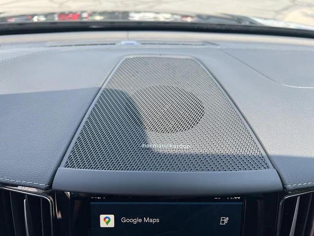 Photo of 2024 Onyx Black Metallic Volvo XC60 Recharge Plug-In Hybrid