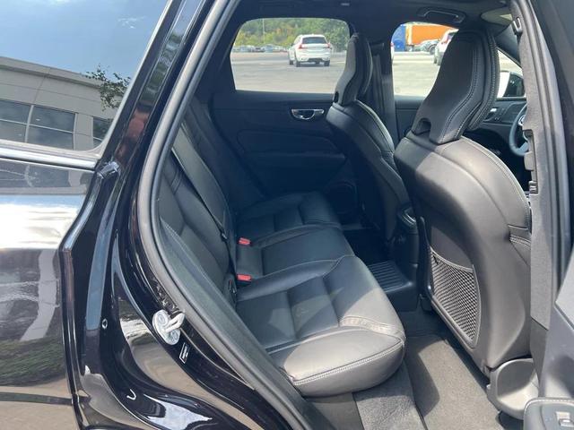Photo of 2024 Onyx Black Metallic Volvo XC60 Recharge Plug-In Hybrid