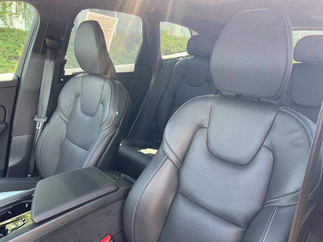 Photo of 2024 Onyx Black Metallic Volvo XC60 Recharge Plug-In Hybrid