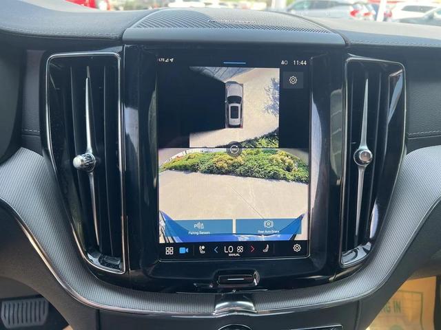 Photo of 2024 Onyx Black Metallic Volvo XC60 Recharge Plug-In Hybrid