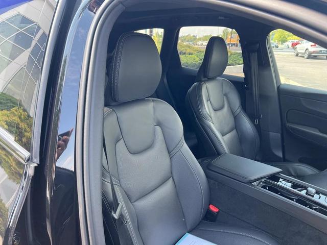 Photo of 2024 Onyx Black Metallic Volvo XC60 Recharge Plug-In Hybrid