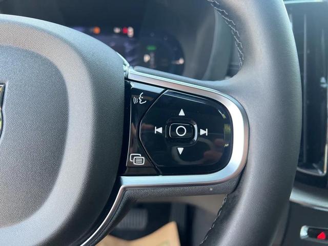Photo of 2024 Onyx Black Metallic Volvo XC60 Recharge Plug-In Hybrid
