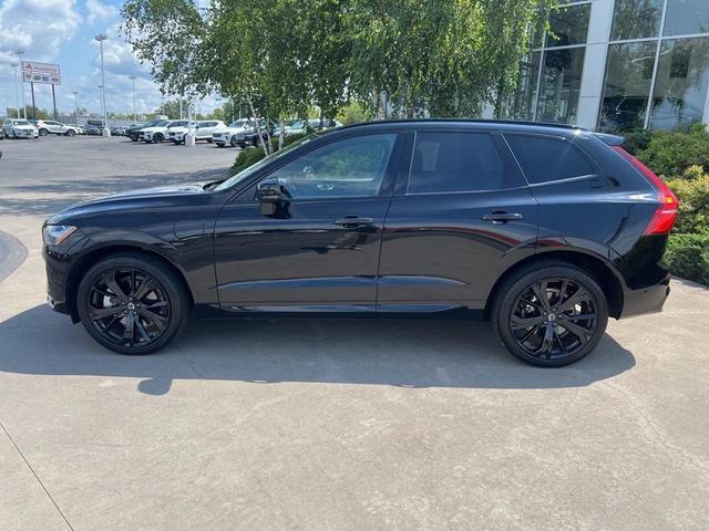 Photo of 2024 Onyx Black Metallic Volvo XC60 Recharge Plug-In Hybrid