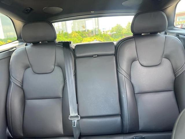 Photo of 2024 Onyx Black Metallic Volvo XC60 Recharge Plug-In Hybrid