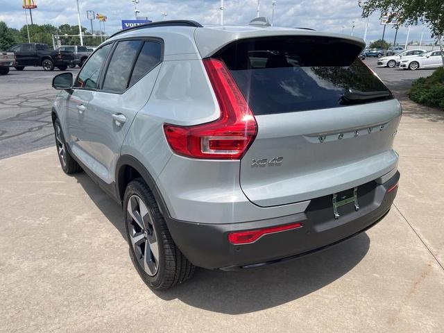 Photo of 2026 Vapour Gray Volvo XC40