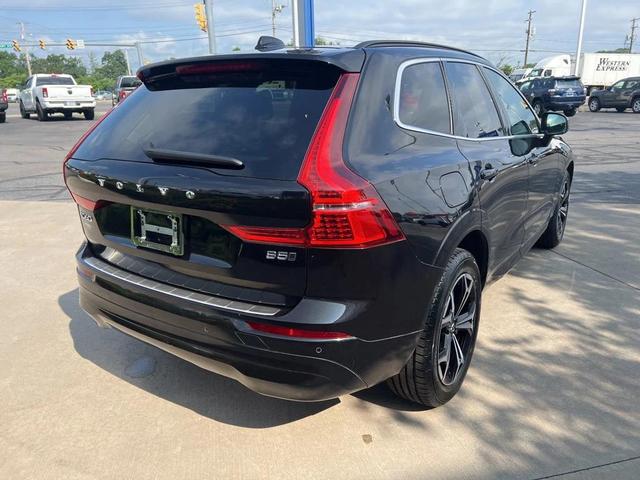 Photo of 2022 Onyx Black Metallic Volvo XC60