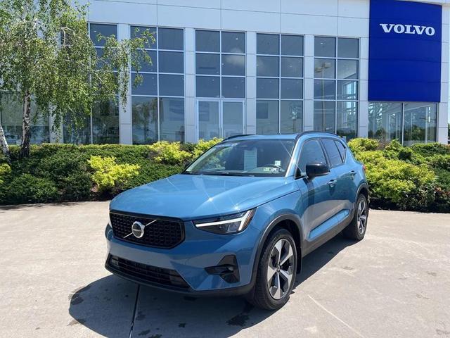 Photo of 2023 Fjord Blue Metallic Volvo XC40