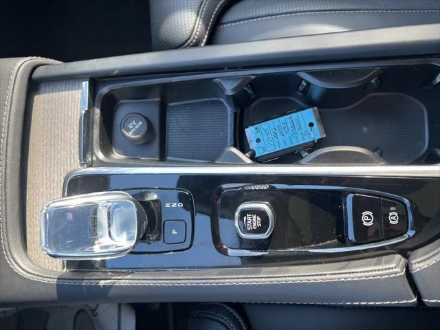 Photo of 2023 Denim Blue Metallic Volvo XC90 Recharge Plug-In Hybrid