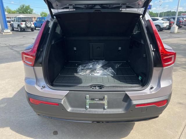 Photo of 2026 Aurora Silver Volvo XC40