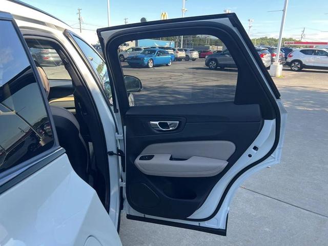 Photo of 2026 Crystal White Metallic Volvo XC60
