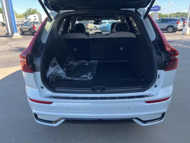 Photo of 2026 Crystal White Metallic Volvo XC60