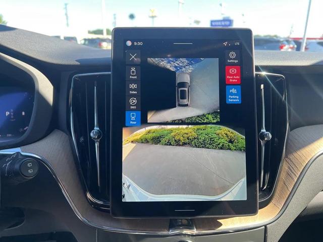 Photo of 2026 Crystal White Metallic Volvo XC60