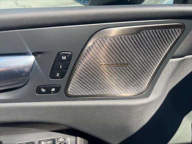 Photo of 2023 Bright Dusk Volvo XC60