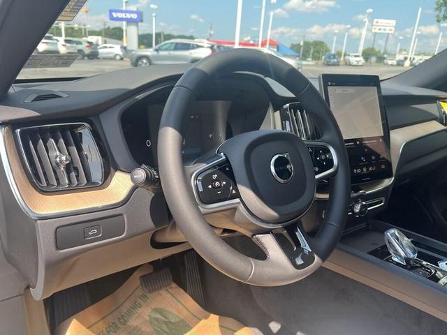 Photo of 2026 Crystal White Volvo XC60
