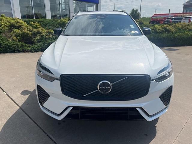 Photo of 2026 Crystal White Volvo XC60