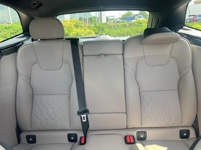 Photo of 2026 Crystal White Volvo XC60