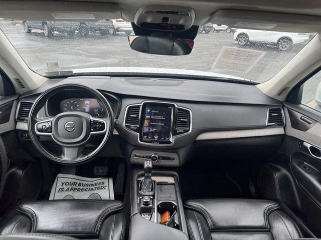 Photo of 2022 White Volvo XC90
