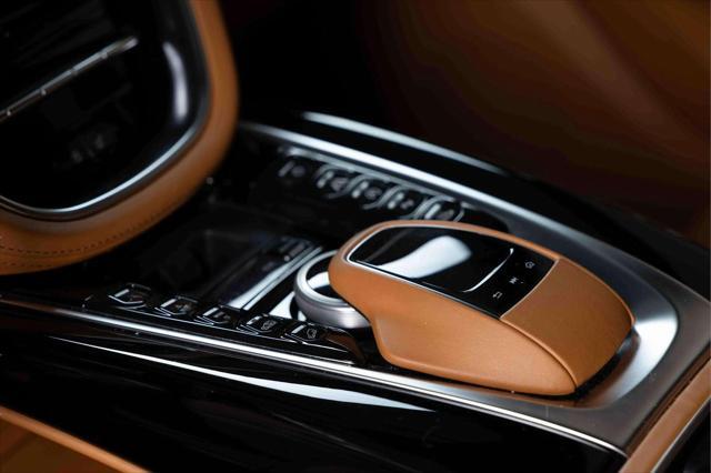 Photo of 2021 Lunar White Aston Martin DBX