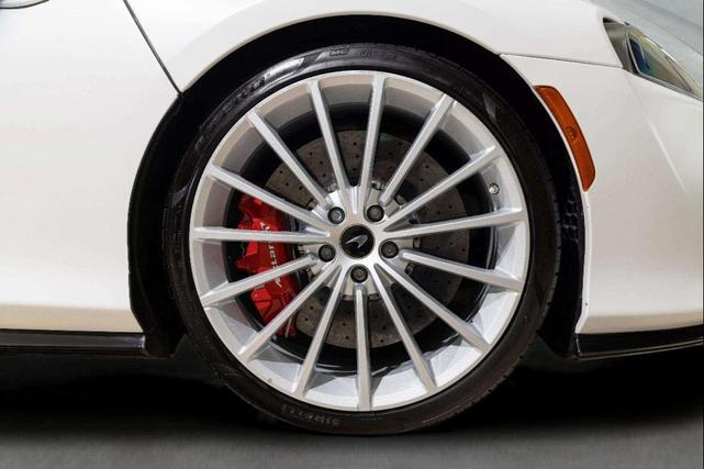 Photo of 2020 Silica White McLaren GT