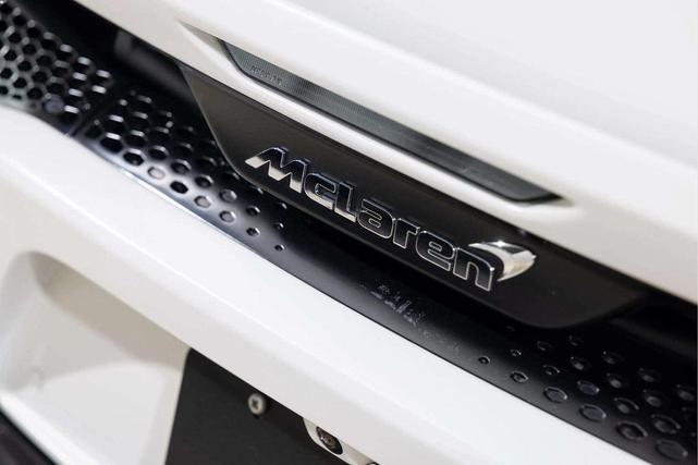 Photo of 2020 Silica White McLaren GT