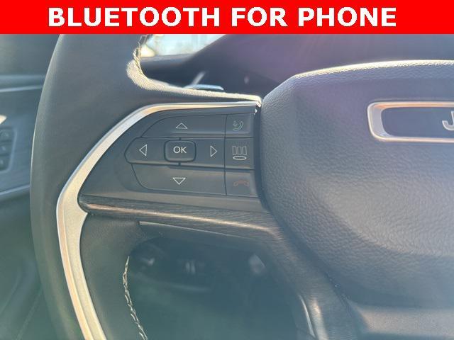 Photo of 2024 Diamond Black Crystal Pearlcoat Jeep Grand Cherokee