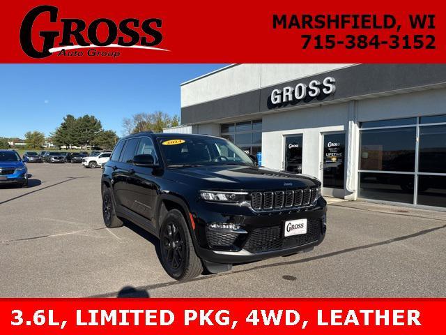 Photo of 2024 Diamond Black Crystal Pearlcoat Jeep Grand Cherokee