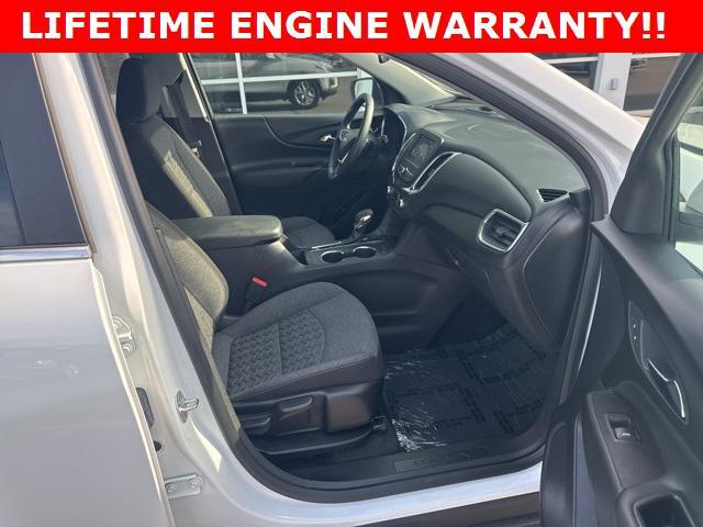 Photo of 2024 Summit White Chevrolet Equinox