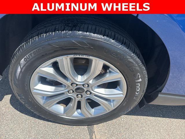 Photo of 2024 Blue Metallic Ford Edge