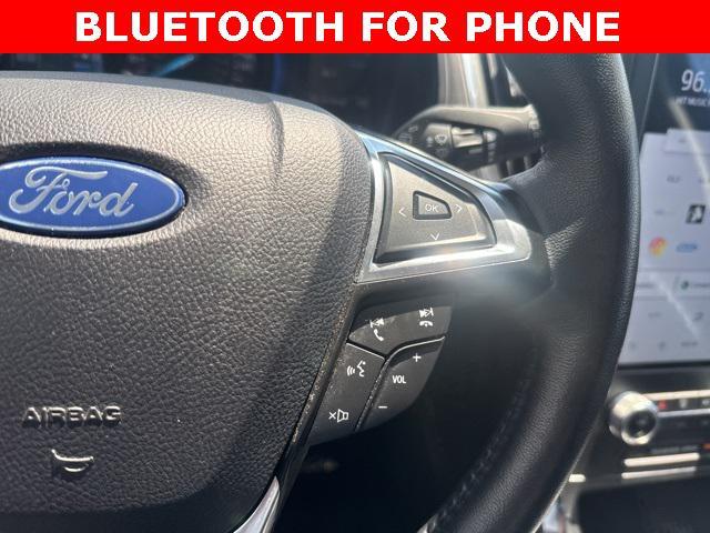 Photo of 2024 Blue Metallic Ford Edge