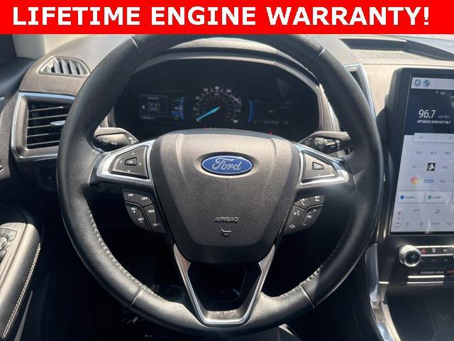 Photo of 2024 Blue Metallic Ford Edge
