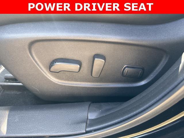 Photo of 2022 Magnetic Black Pearl Nissan Rogue Sport