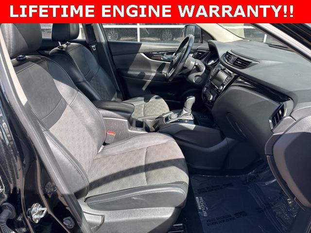 Photo of 2022 Magnetic Black Pearl Nissan Rogue Sport