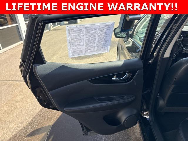 Photo of 2022 Magnetic Black Pearl Nissan Rogue Sport