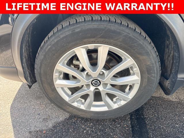 Photo of 2022 Magnetic Black Pearl Nissan Rogue Sport
