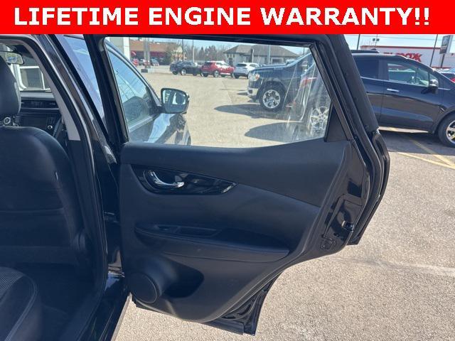Photo of 2022 Magnetic Black Pearl Nissan Rogue Sport