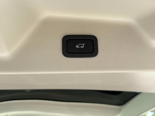Photo of 2022 Fuji White Land Rover Range Rover