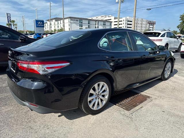 Photo of 2018 Black Toyota Camry