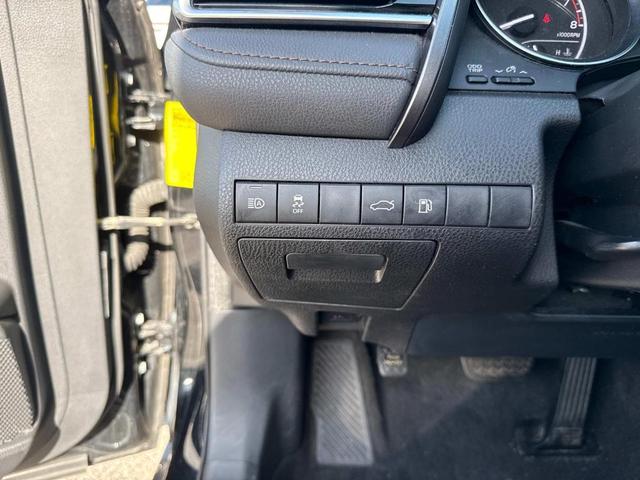 Photo of 2018 Black Toyota Camry