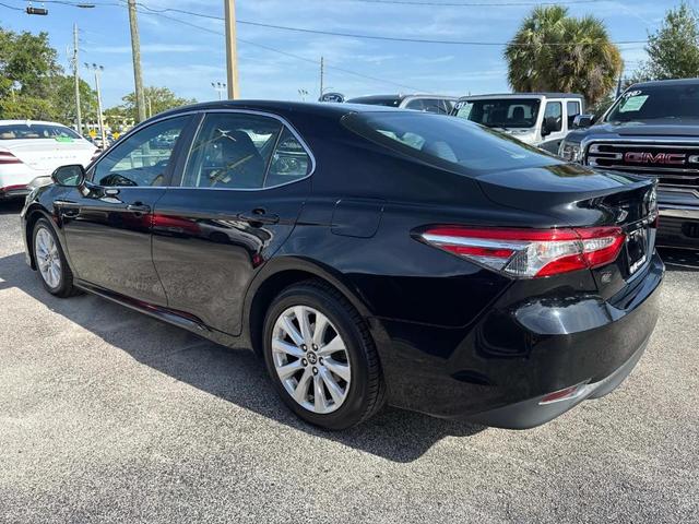 Photo of 2018 Black Toyota Camry